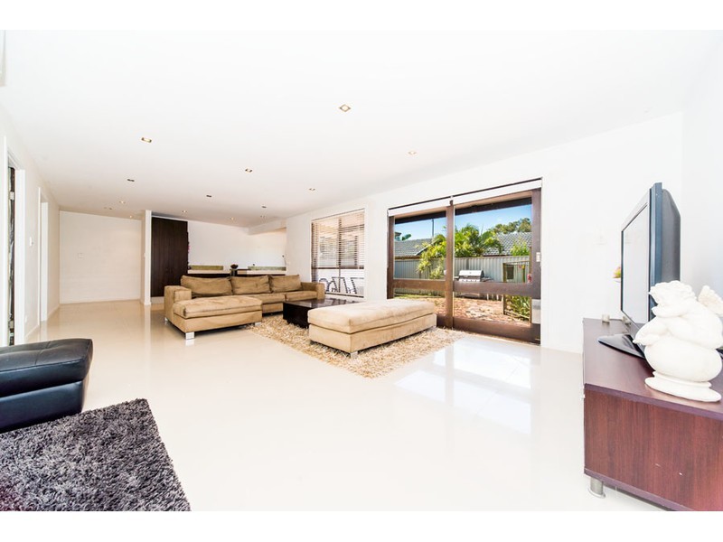 109 Oxley Drive, Paradise Point QLD 4216
