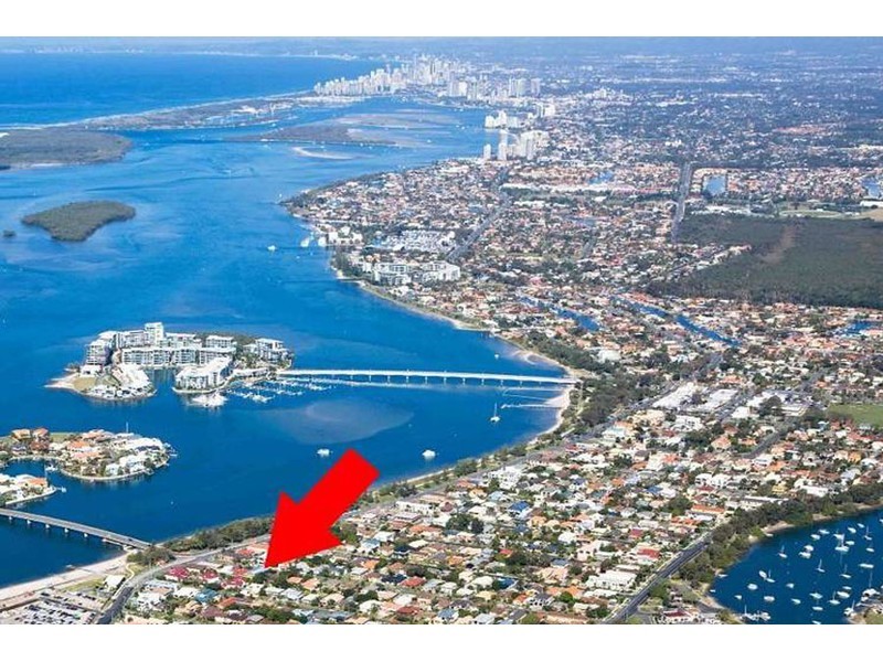 7 Donald Avenue, Paradise Point QLD 4216