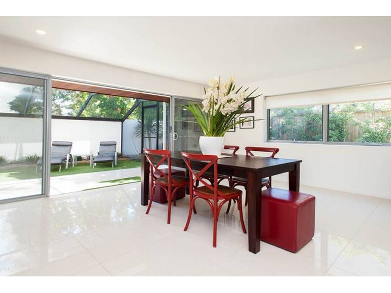 7 Donald Avenue, Paradise Point QLD 4216