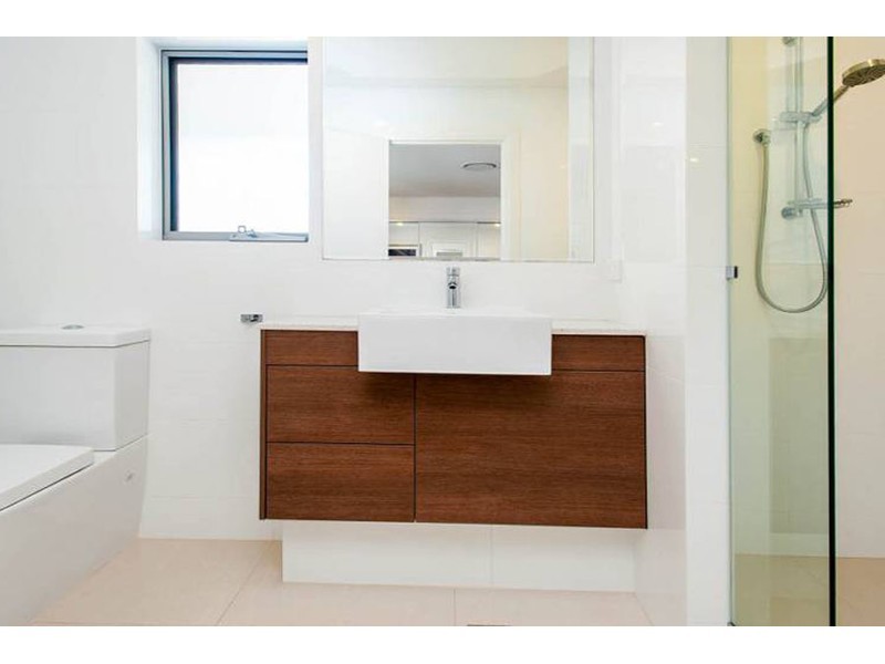 7 Donald Avenue, Paradise Point QLD 4216