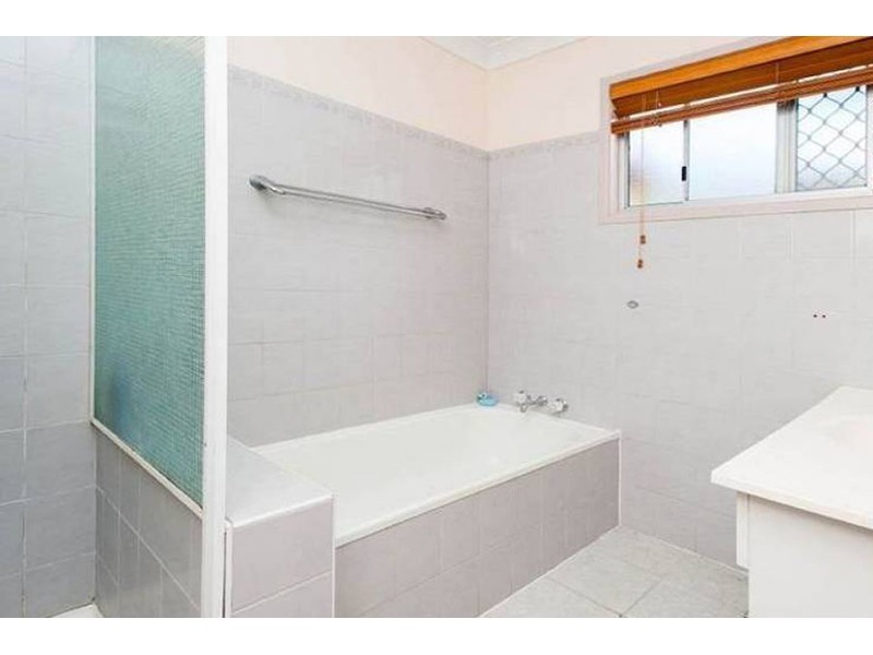 15 Iando Street, Coombabah QLD 4216