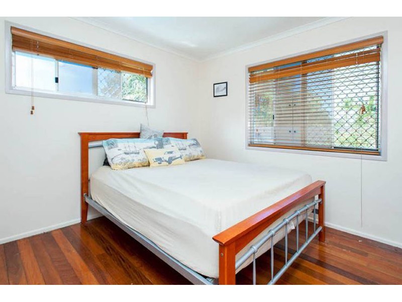 15 Iando Street, Coombabah QLD 4216