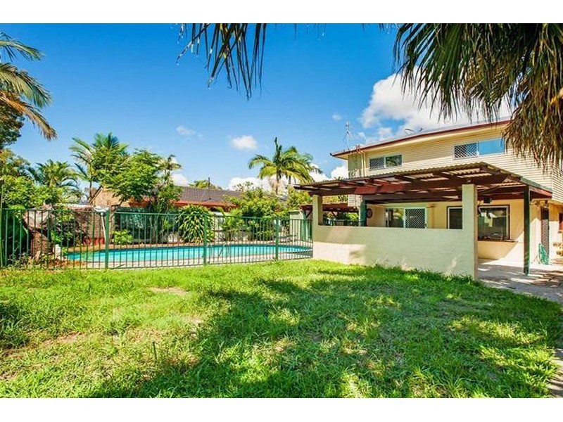 15 Iando Street, Coombabah QLD 4216