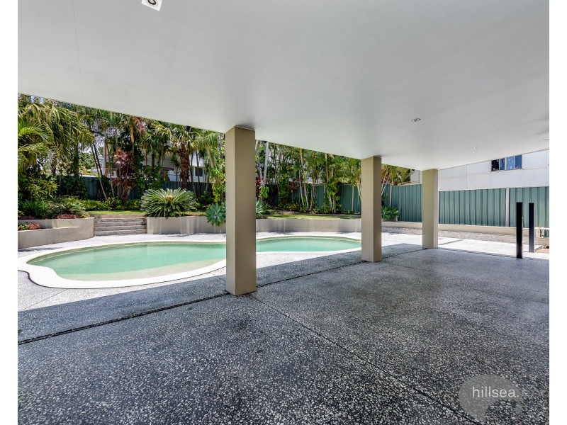 110 Robert Street, Labrador QLD 4215