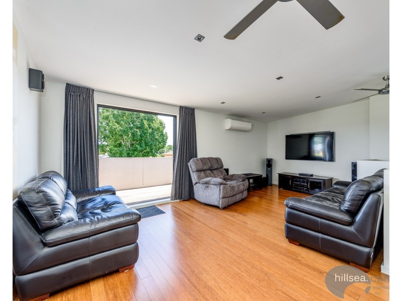 110 Robert Street, Labrador QLD 4215