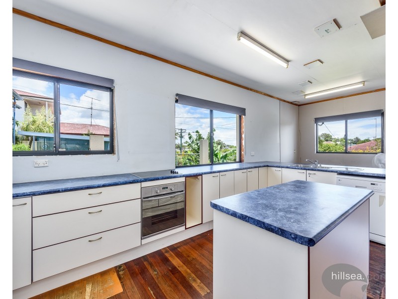 110 Robert Street, Labrador QLD 4215