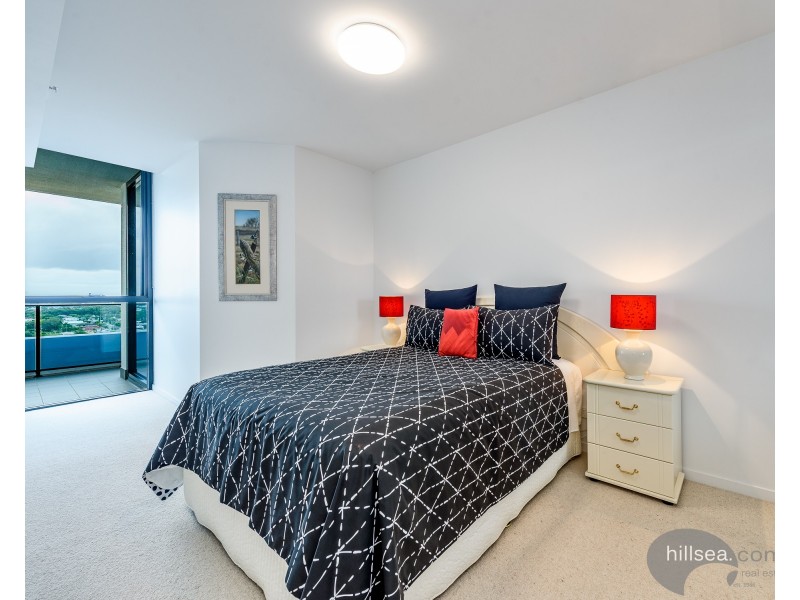 11303/5 Harbourside Court, Biggera Waters QLD 4216