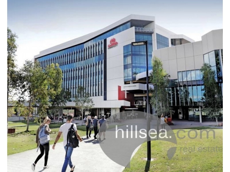 10/81 Olsen Avenue, Labrador QLD 4215