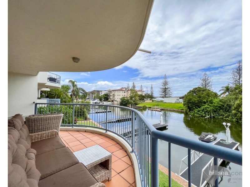 9/9 Madang Crescent, Runaway Bay QLD 4216