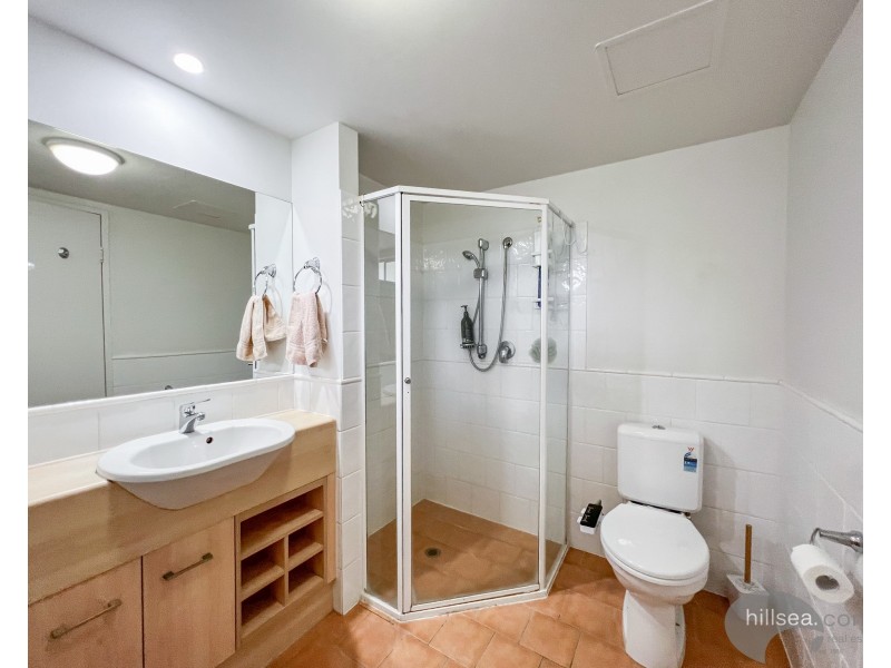 2010/11 John Lund Drive, Hope Island QLD 4212