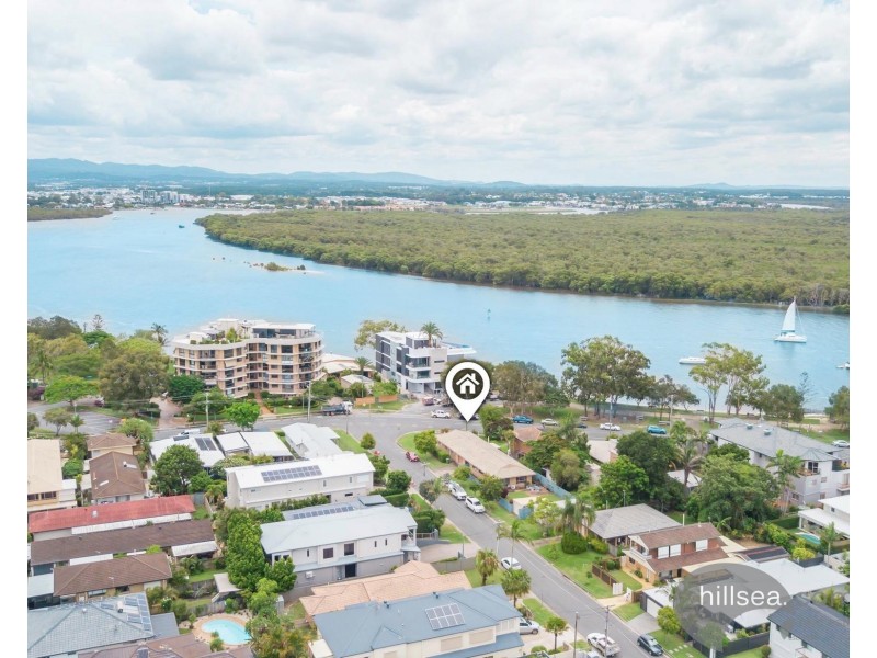 1/1 Esplanade West, Paradise Point QLD 4216