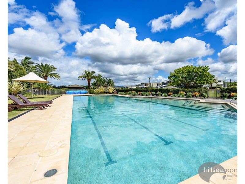 7010 Phoenix Palms Drive, Hope Island QLD 4212