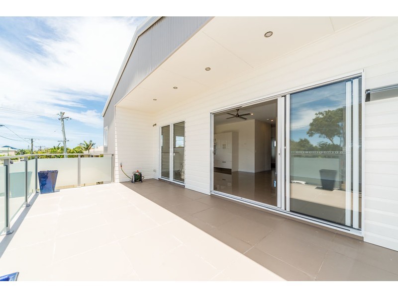 1/26 Errol Avenue, Paradise Point QLD 4216