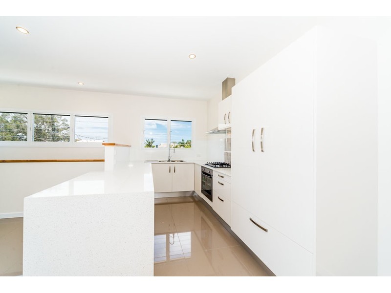 1/26 Errol Avenue, Paradise Point QLD 4216