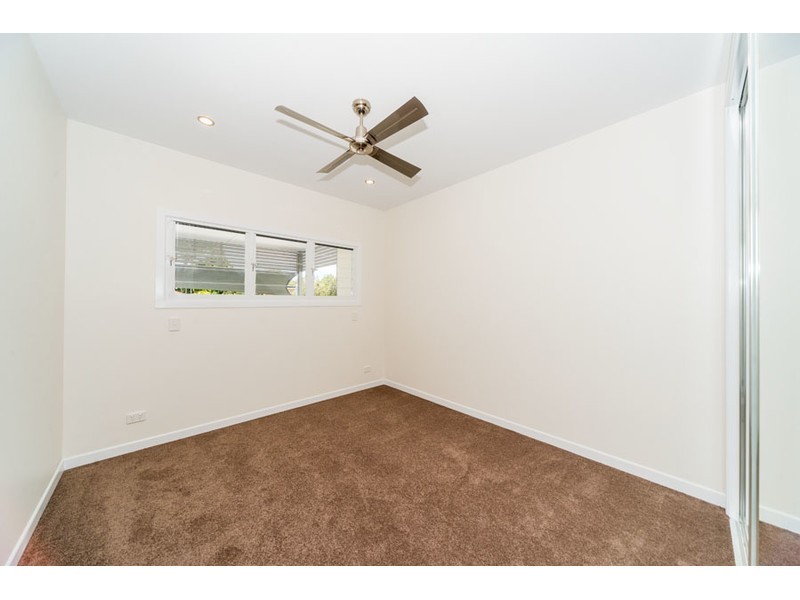 1/26 Errol Avenue, Paradise Point QLD 4216