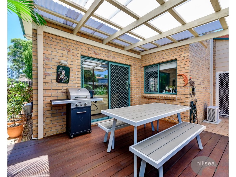 2/15 Gordon Street, Labrador QLD 4215