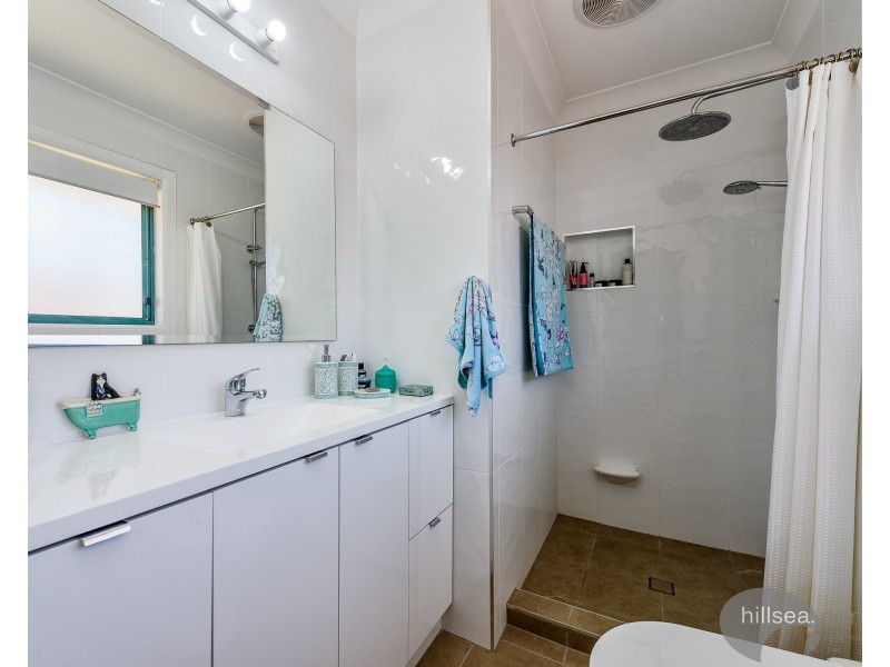 2/15 Gordon Street, Labrador QLD 4215