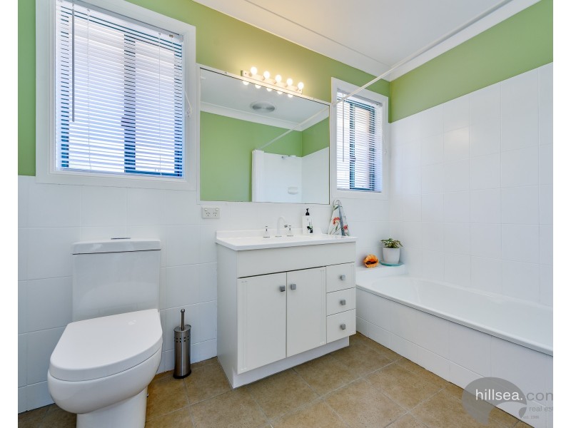 2/15 Gordon Street, Labrador QLD 4215