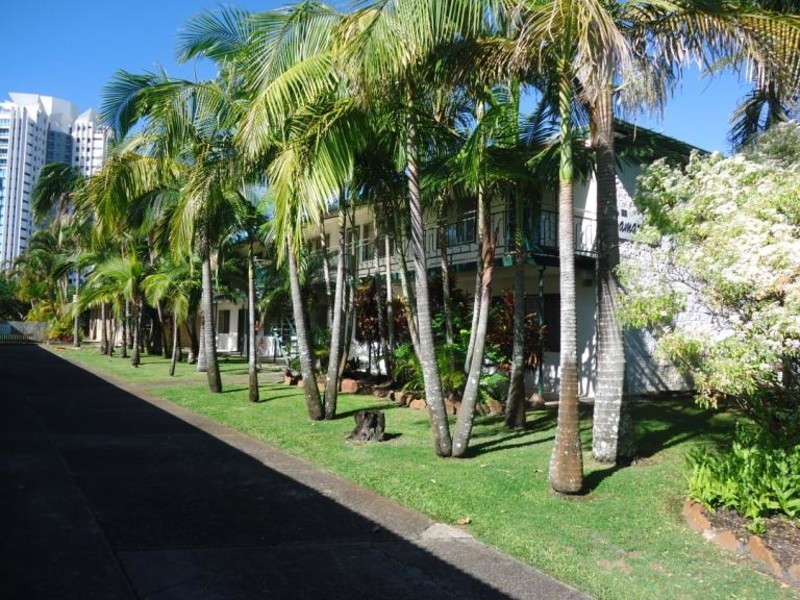 4/33 Ahern Street, Labrador QLD 4215