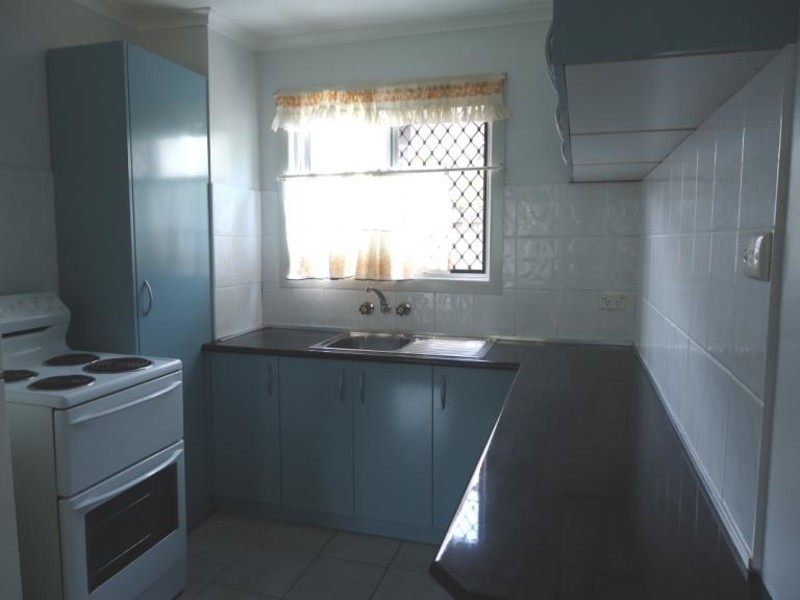 4/33 Ahern Street, Labrador QLD 4215