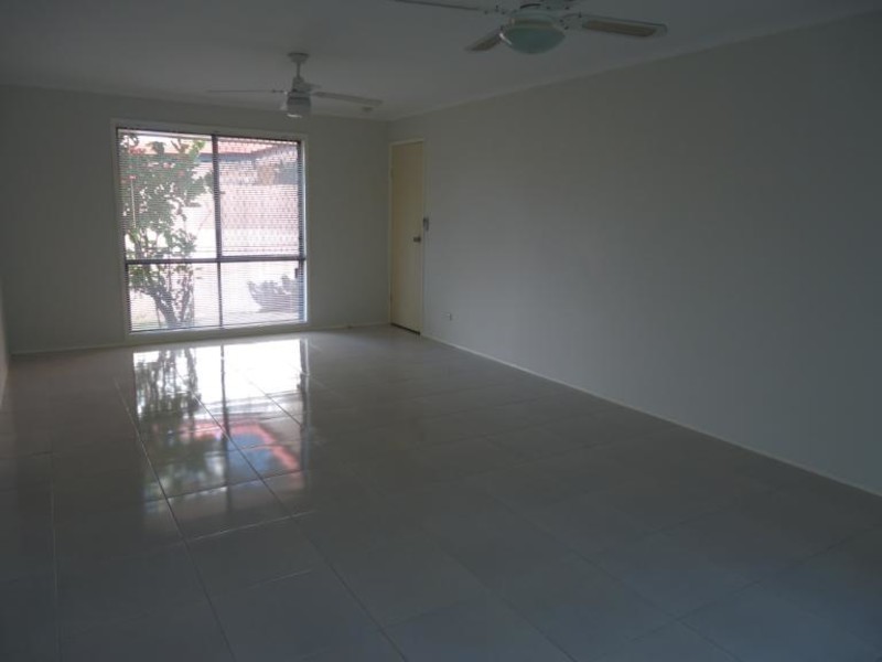 2/11 Botanical Drive, Labrador QLD 4215