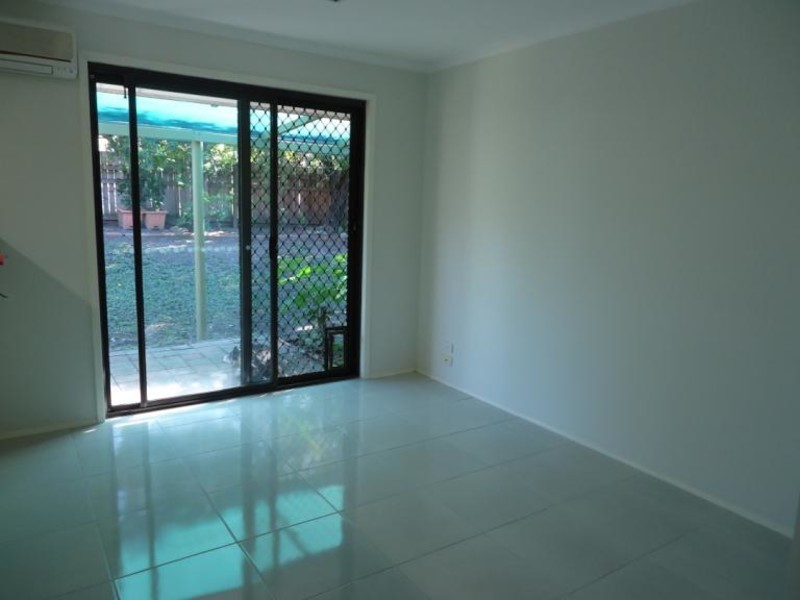 2/11 Botanical Drive, Labrador QLD 4215