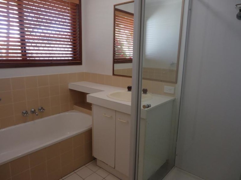 2/11 Botanical Drive, Labrador QLD 4215