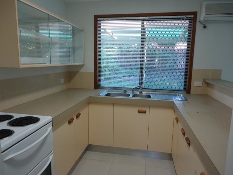 2/11 Botanical Drive, Labrador QLD 4215