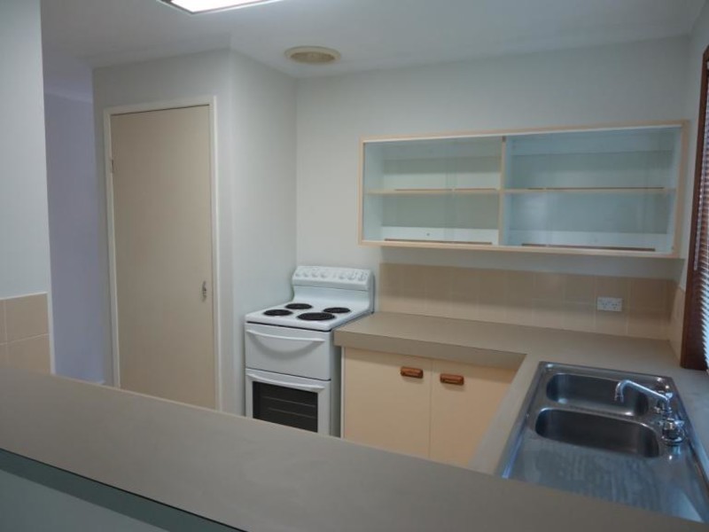 2/11 Botanical Drive, Labrador QLD 4215