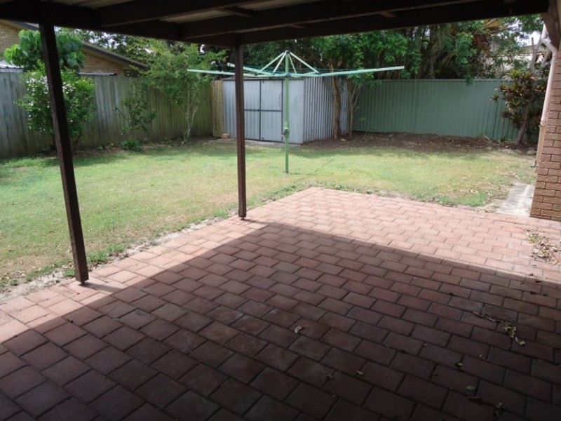 19 Donald Avenue, Paradise Point QLD 4216