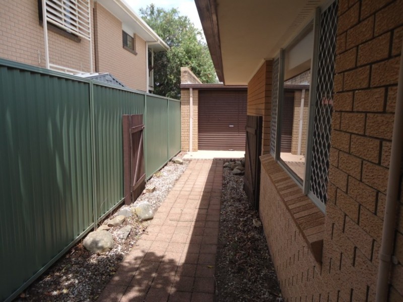 19 Donald Avenue, Paradise Point QLD 4216