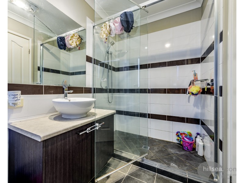 17 Ningaloo Drive, Pimpama QLD 4209