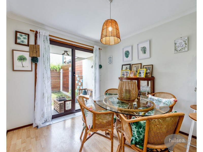 2/9 Orkney Place, Labrador QLD 4215