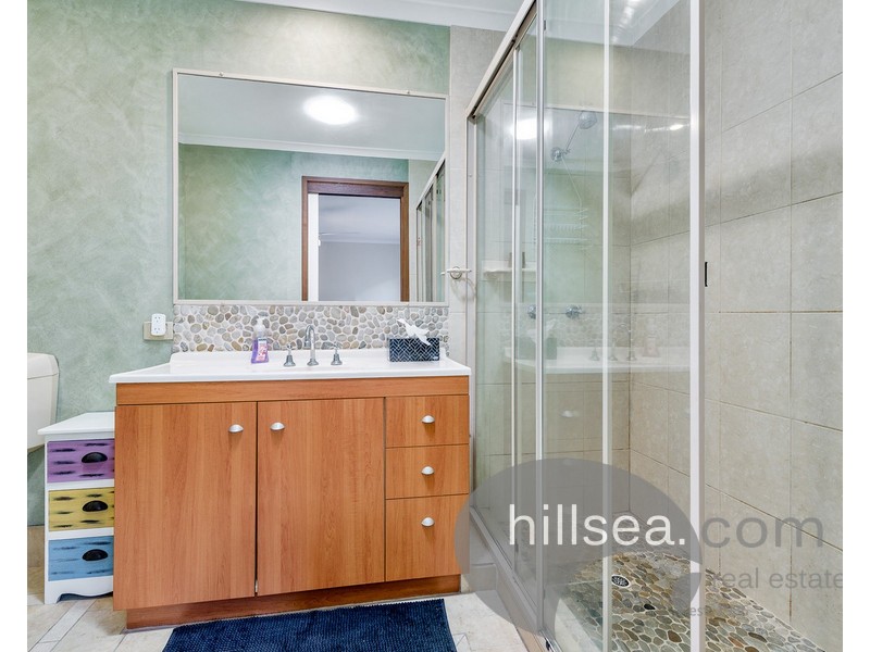 8 Otford Place, Helensvale QLD 4212
