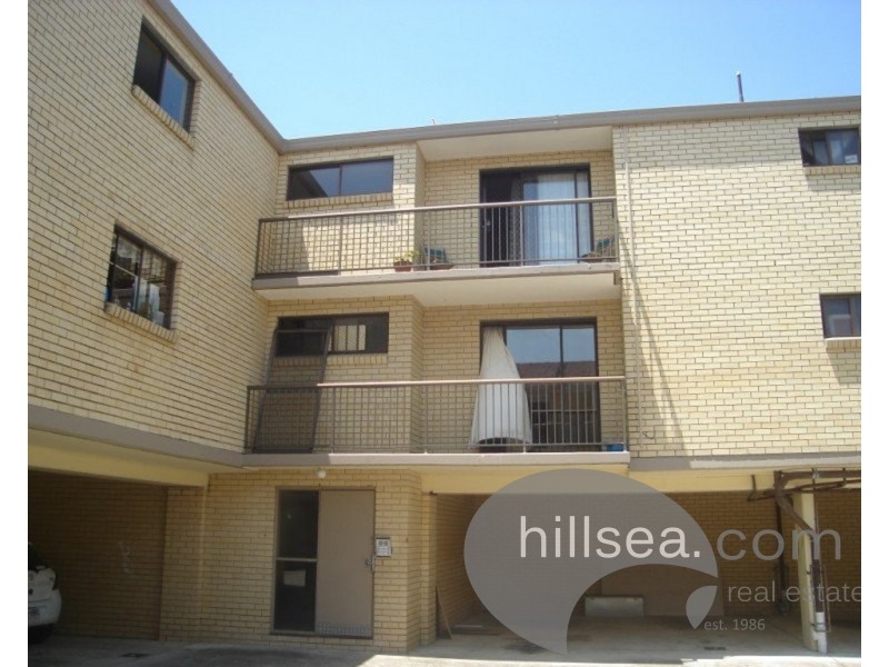 17/25 Ahern Street, Labrador QLD 4215