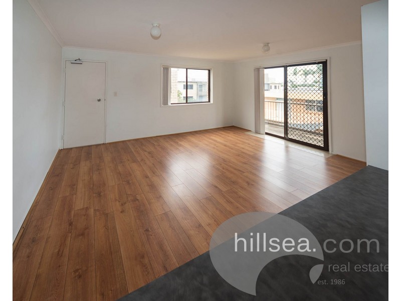 17/25 Ahern Street, Labrador QLD 4215