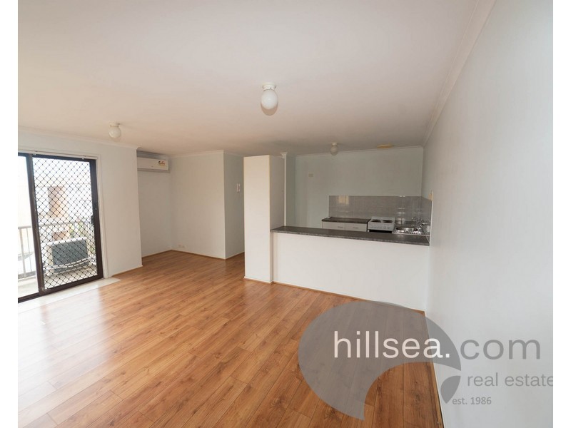 17/25 Ahern Street, Labrador QLD 4215