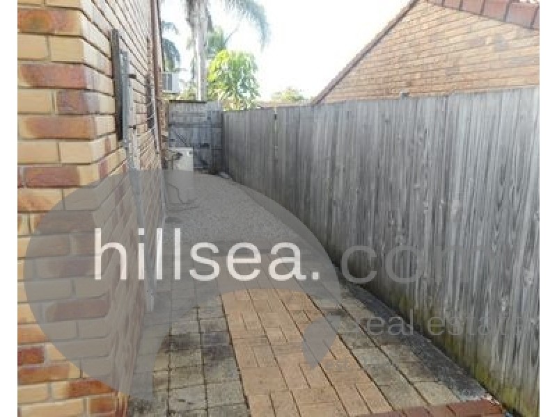 2/9 Cassandra Court, Labrador QLD 4215