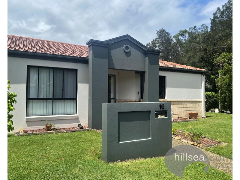 16 Blackwattle Circuit, Arundel QLD 4214