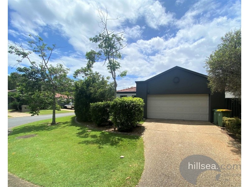 16 Blackwattle Circuit, Arundel QLD 4214