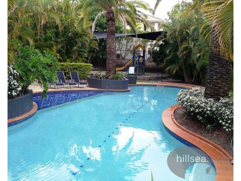 16 Blackwattle Circuit, Arundel QLD 4214