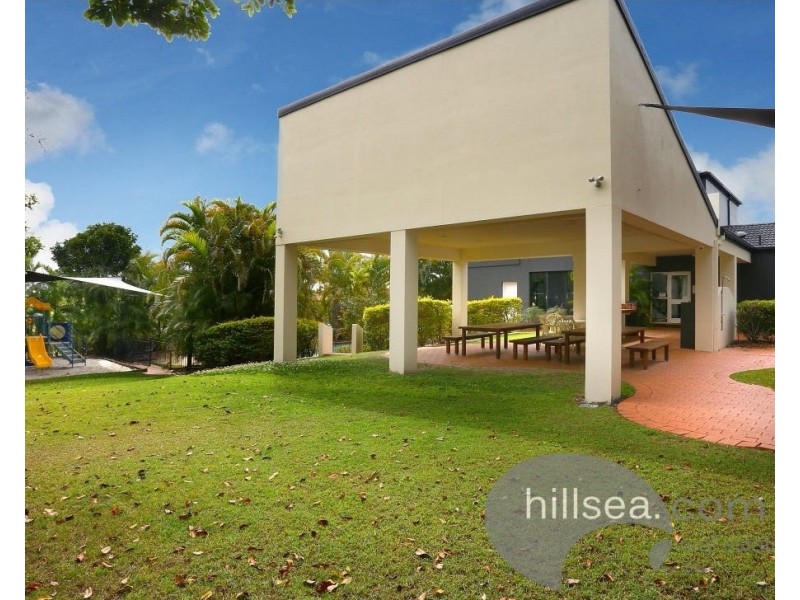 16 Blackwattle Circuit, Arundel QLD 4214