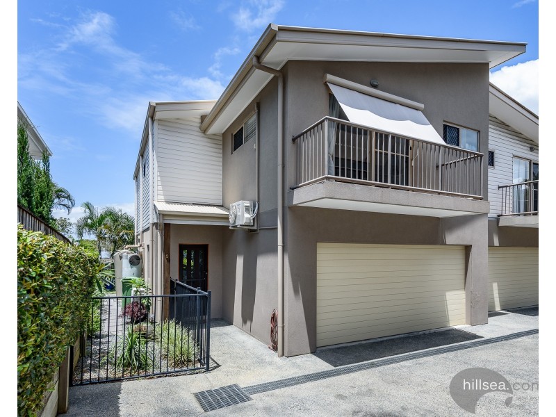 2/18 Fourth Avenue, Labrador QLD 4215