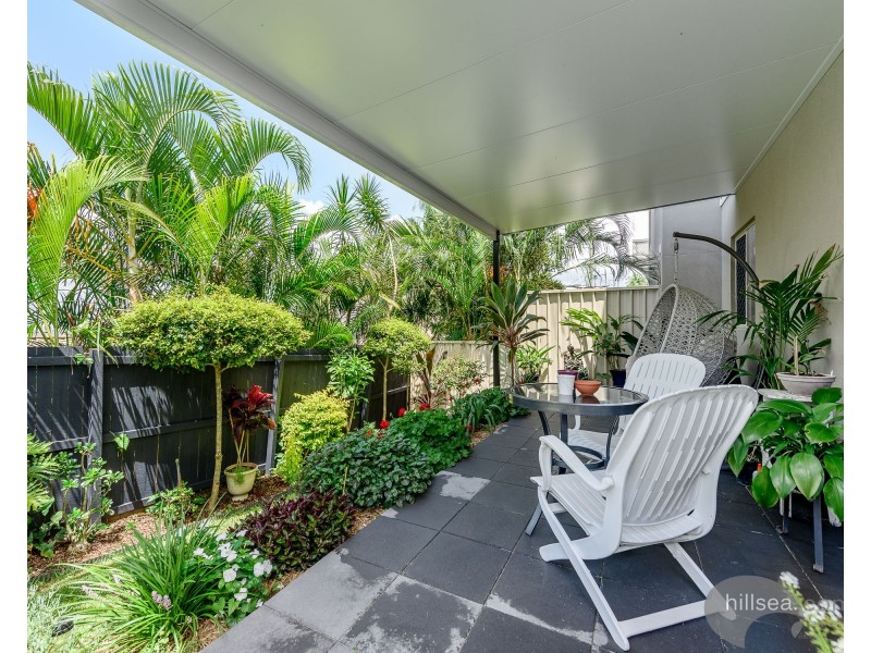 2/18 Fourth Avenue, Labrador QLD 4215
