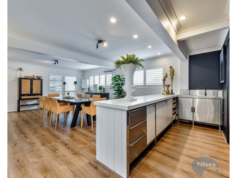 13 Esplanade West, Paradise Point QLD 4216