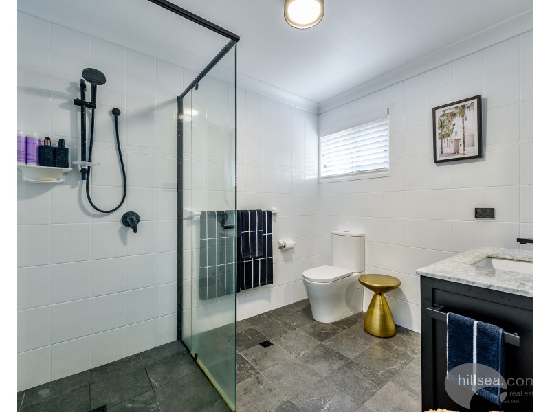 13 Esplanade West, Paradise Point QLD 4216