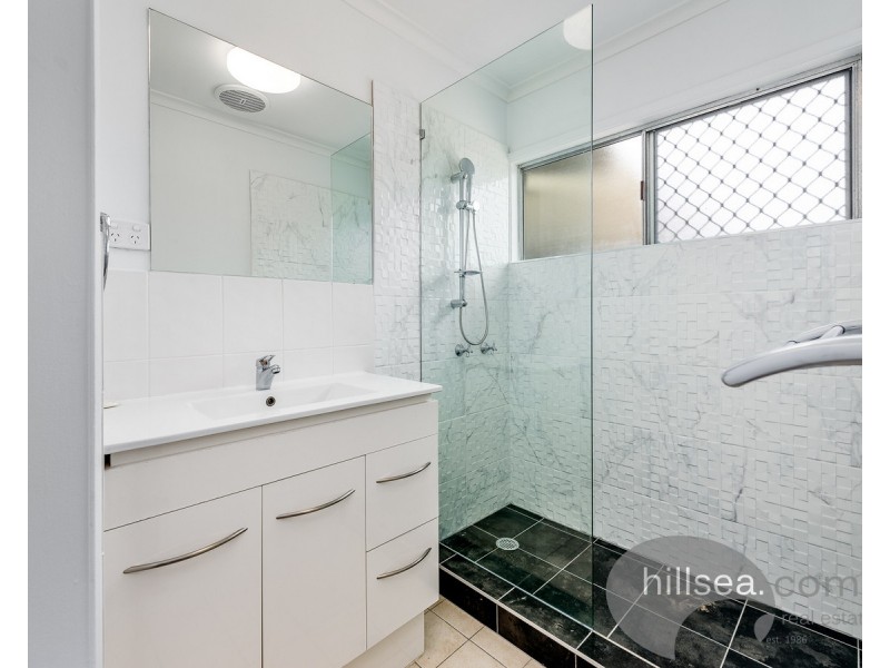 13 Milton Avenue, Paradise Point QLD 4216