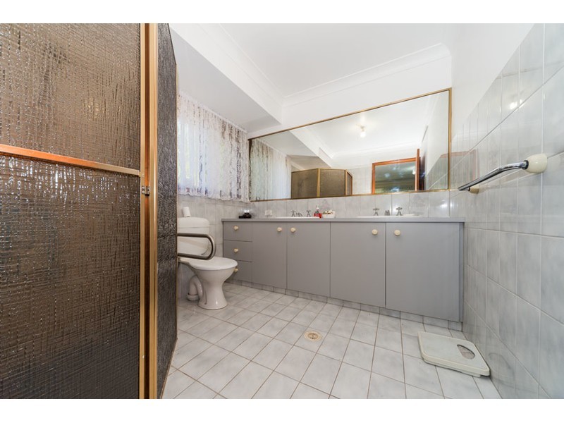 51 Riversdale Drive, Oxenford QLD 4210