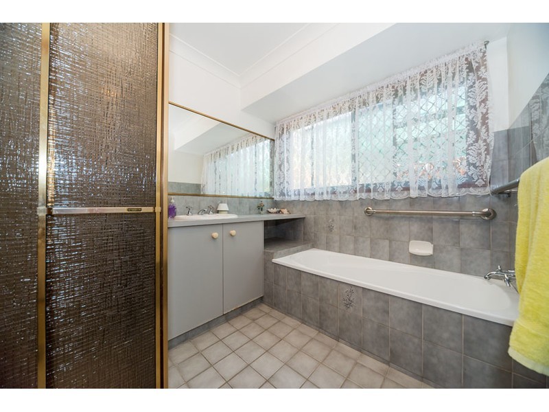 51 Riversdale Drive, Oxenford QLD 4210