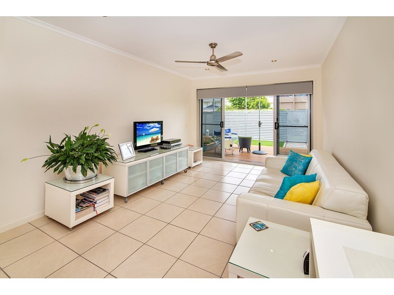 4 Mallard Avenue, Paradise Point QLD 4216